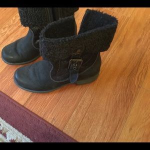 Suede faux fur short boots